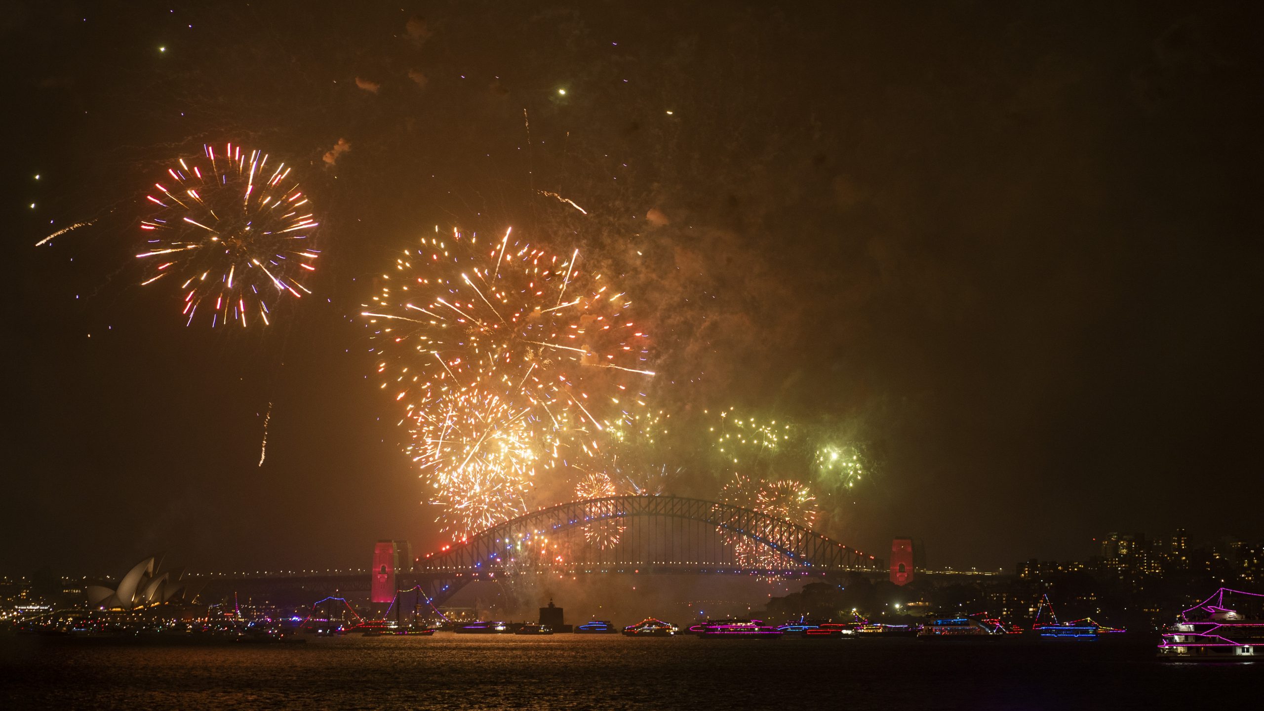 Harbour Bridge fireworks - Sydney harbour new year eve cruise