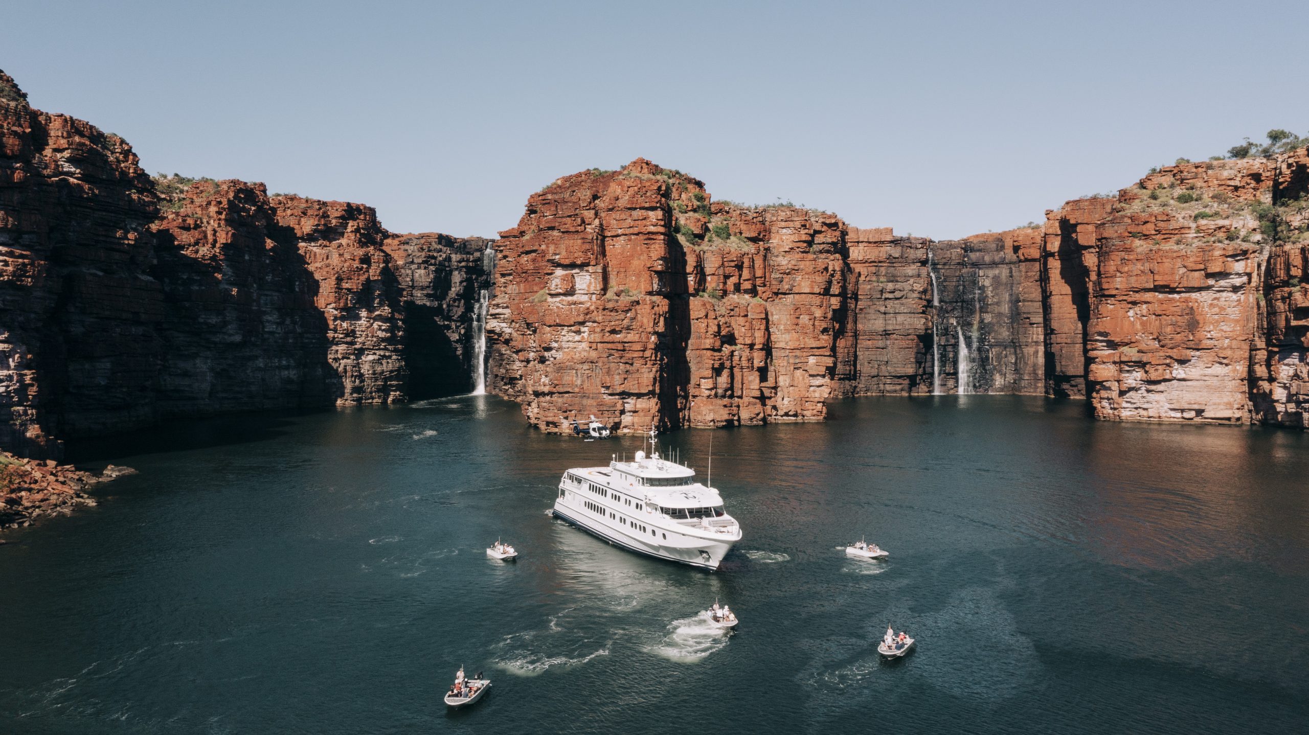 Agent Image Gallery 33 True North Cruises and speed Boats