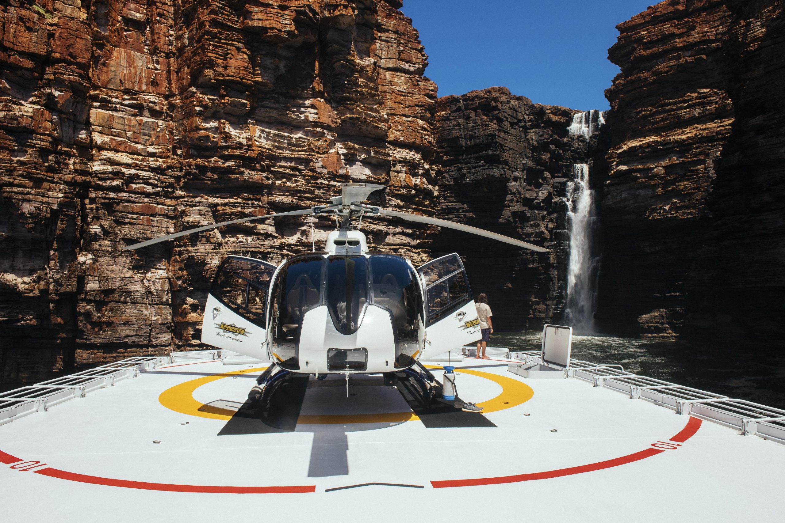 Agent Image Gallery 45 True North Hories Heli at Kimberley